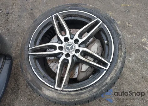 2019 Mercedes-Benz E 300 z USA, uszkodzony, nr VIN WDDZF4JB0KA579300